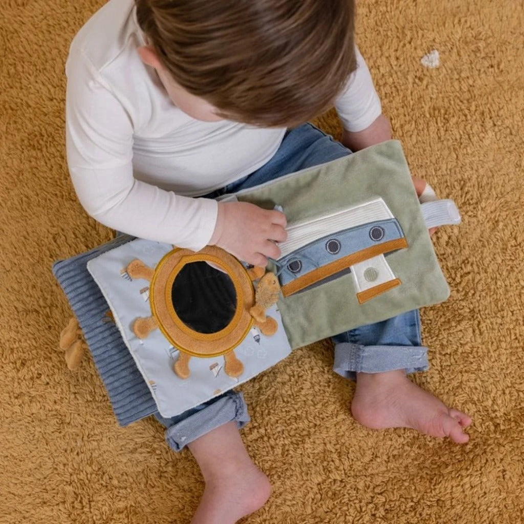 Little Dutch Activity Book - Sailors Bay 5 Little Dutch Activity Book - Sailors Bay - Image 3