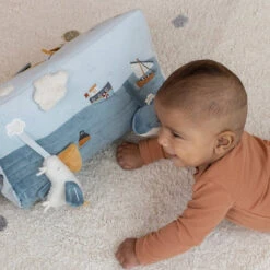 Little Dutch Activity Baby Triangle - Sailors Bay -Little Dutch Shop 0016989 little dutch activiteiten driehoek sailors bay sailors bay 10 1000