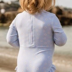 Little Dutch LD Long Sleeve Ruffle Swimsuit 74/80 21 Little Dutch LD Long Sleeve Ruffle Swimsuit 74/80 -Little Dutch Shop 0018526 little dutch bathsuit long sleeves ruffles daisies blue 62 68 daisies 1 0878de46 9e4b 4a4c a542 94ecce230558