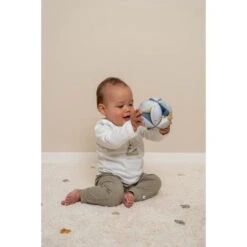 Little Dutch Sensory Gripping Ball - Sailors Bay -Little Dutch Shop 0018806 little dutch gripping ball sailors bay sailors bay 4 1000