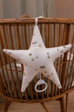 Little Dutch Star-shaped Sailors Bay White Music Box