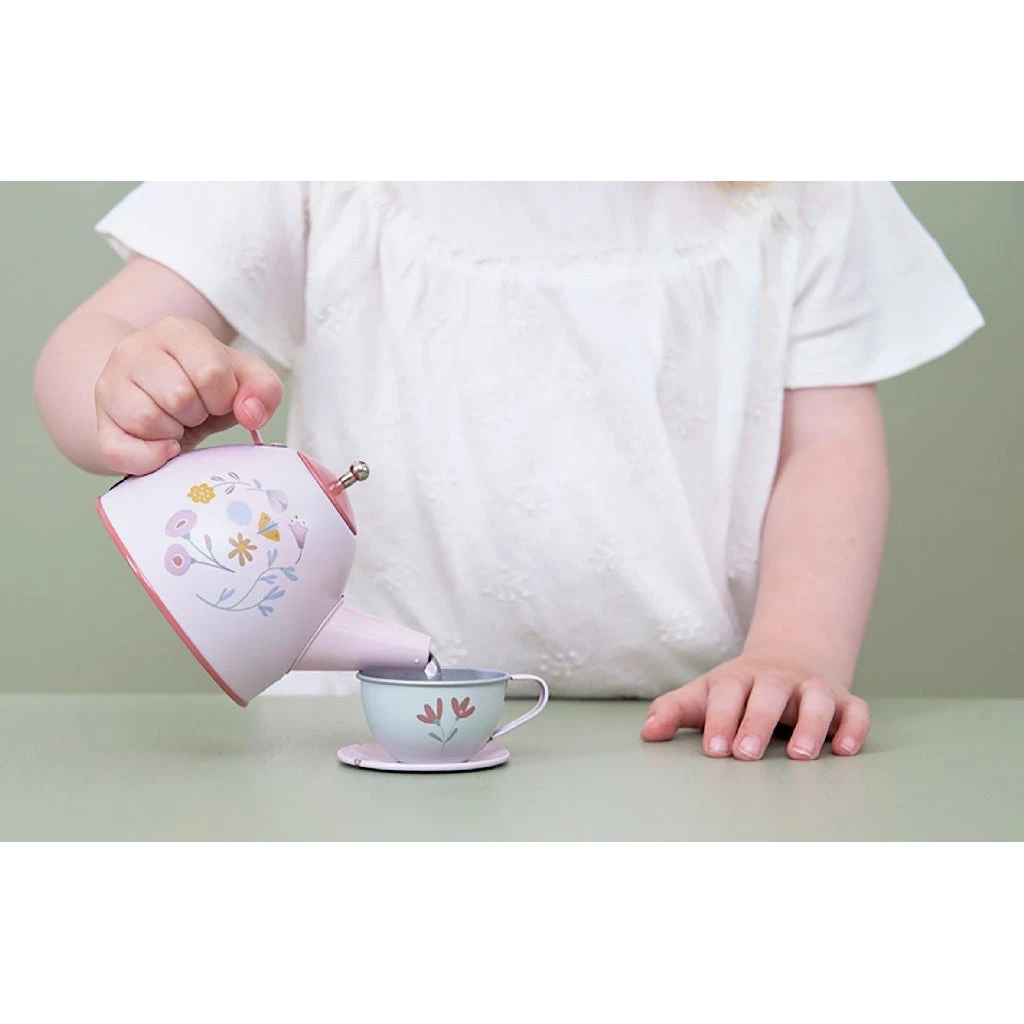 Little Dutch Tin Tea Set - Flowers & Butterflies 6 Little Dutch Tin Tea Set - Flowers & Butterflies - Image 4